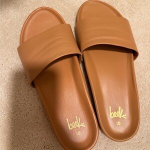 Beek Women's Brown Slide Sandals